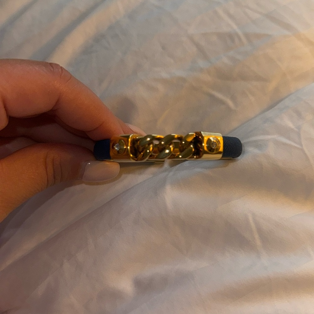 Henri Bendel stretchable bracelet